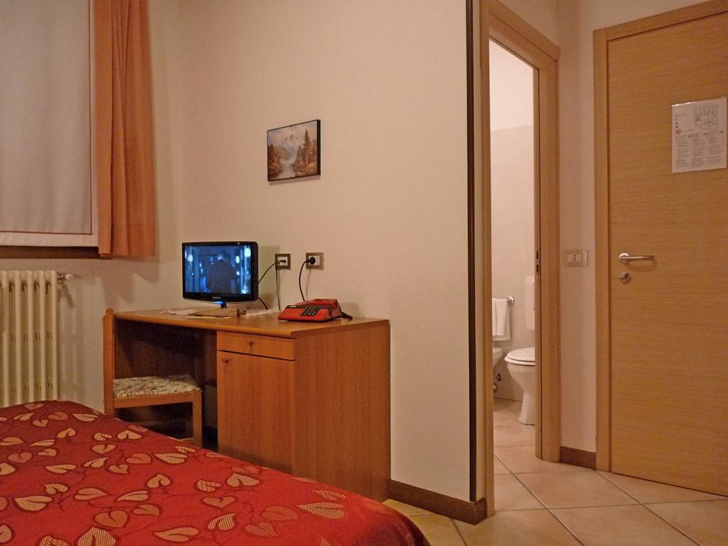 Hotel La Rosa Teglio Room photo